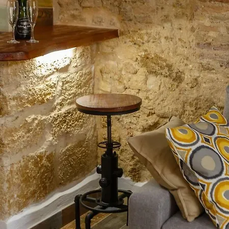 Noah House Center - Historic Center * كاديز