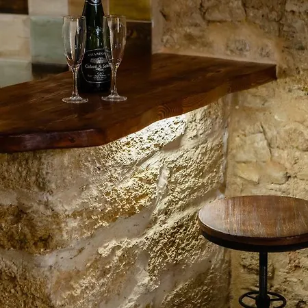 Noah House Center - Historic Center