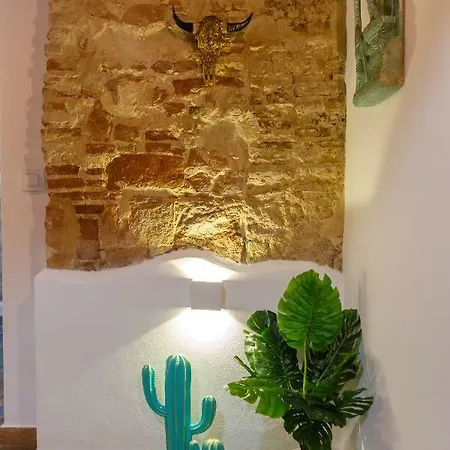 Noah House Center - Historic Center