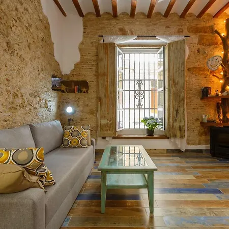 Noah House Center - Historic Center كاديز