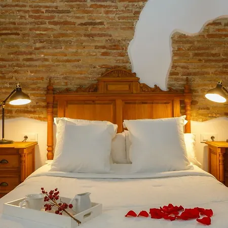 Noah House Center - Historic Center شقة