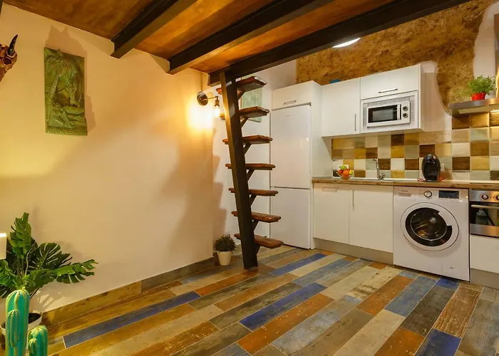 Noah House Center - Historic Center Apartment *