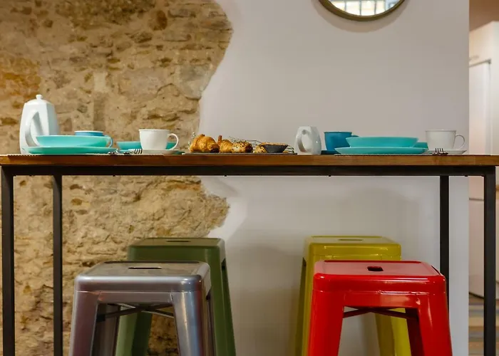 Noah House Center - Historic Center *