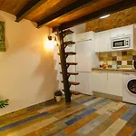 Noah House Center - Historic Center Appartement *