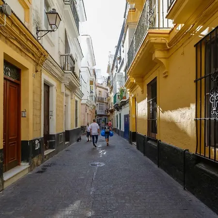 Noah House Center - Historic Center *