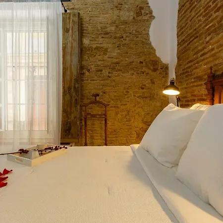 Noah House Center - Historic Center *