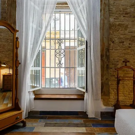 Noah House Center - Historic Center Apartment *