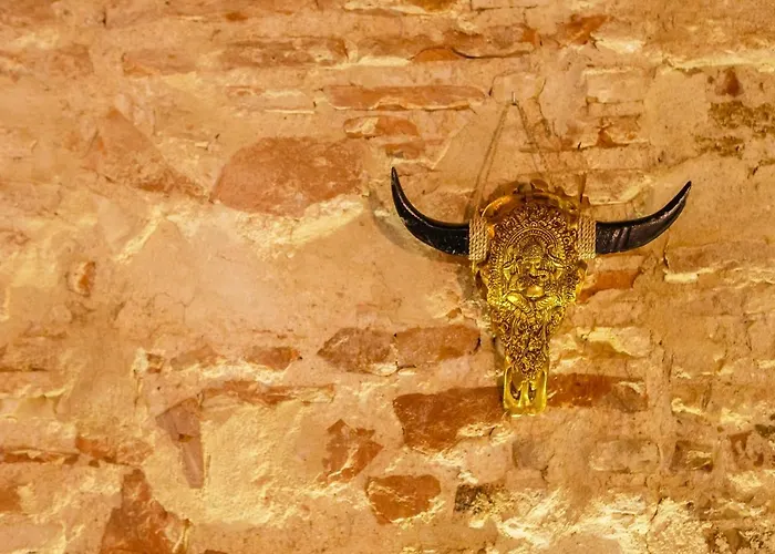 Noah House Center - Historic Center *