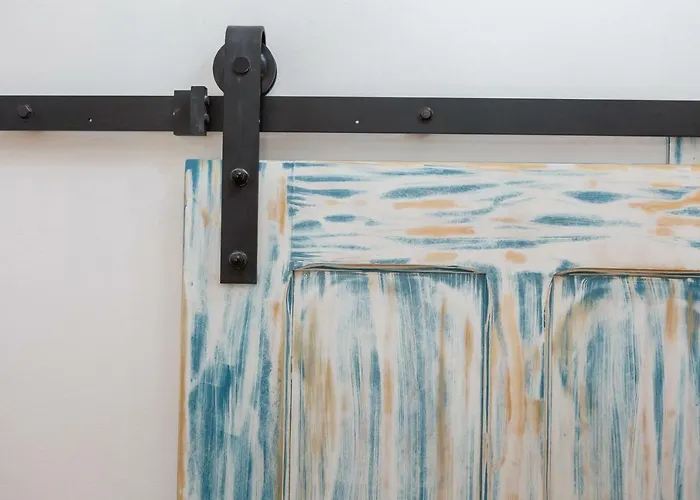 Noah House Center - Historic Center *