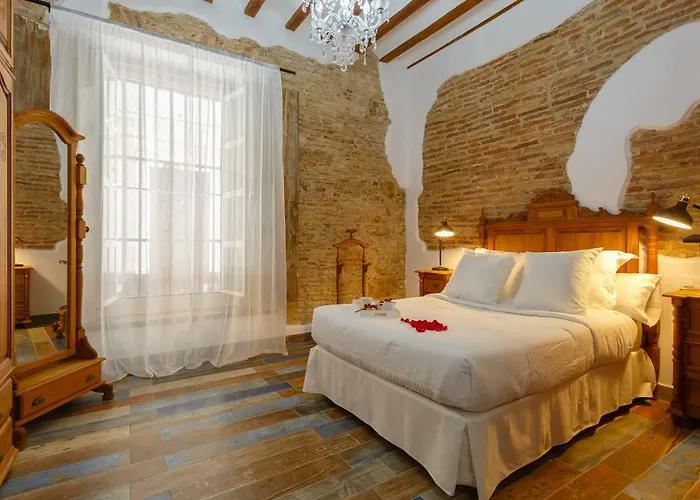 Апартаменты Noah House Center - Historic Center