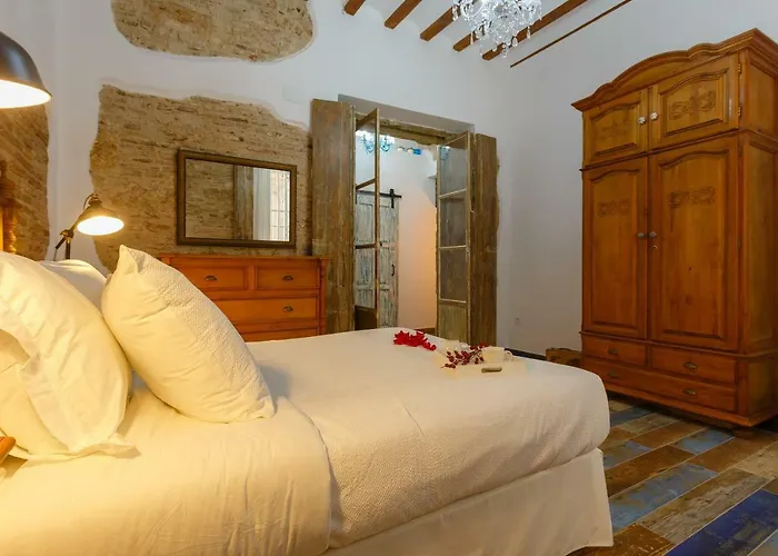 Апартаменты Noah House Center - Historic Center *