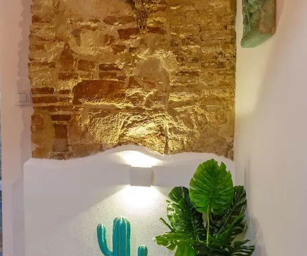 Noah House Center - Historic Center