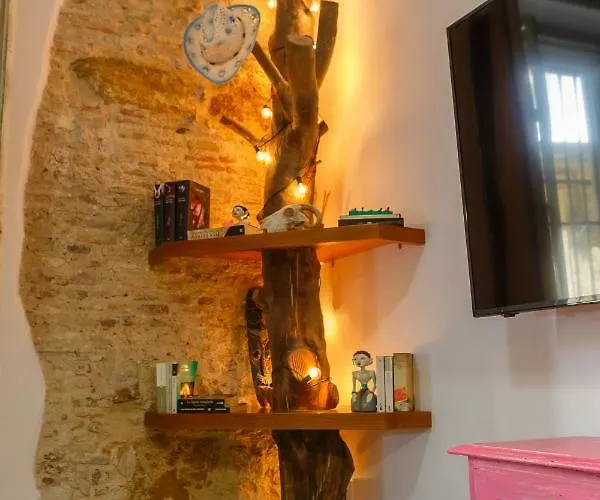 Noah House Center - Historic Center